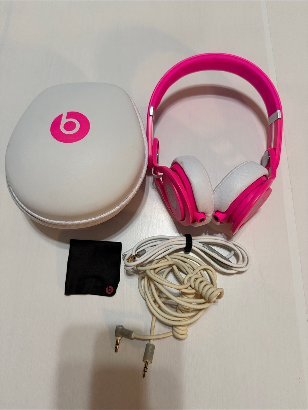Beats by Dr. Dre MIXR Neon Pink Over the Head DJ Headphones DISCONTINUED Rare